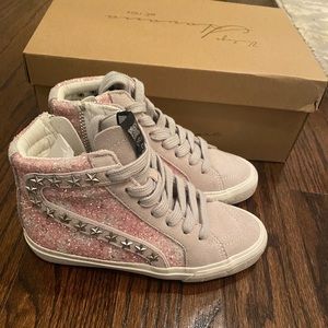 Trendy Girls Hightop Sneakers size 13